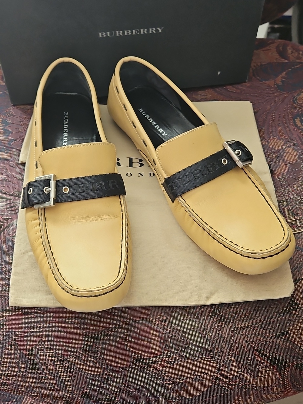 Burberry Loafers Shoes, Size 40/9.5. - Picture 5 of 16